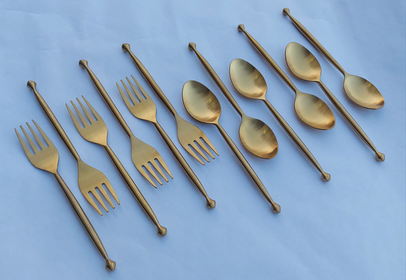 Dinner Set For Dinning Table In Gold