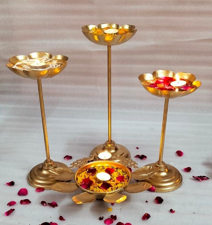 Peacock Urli With Taj Stand Set