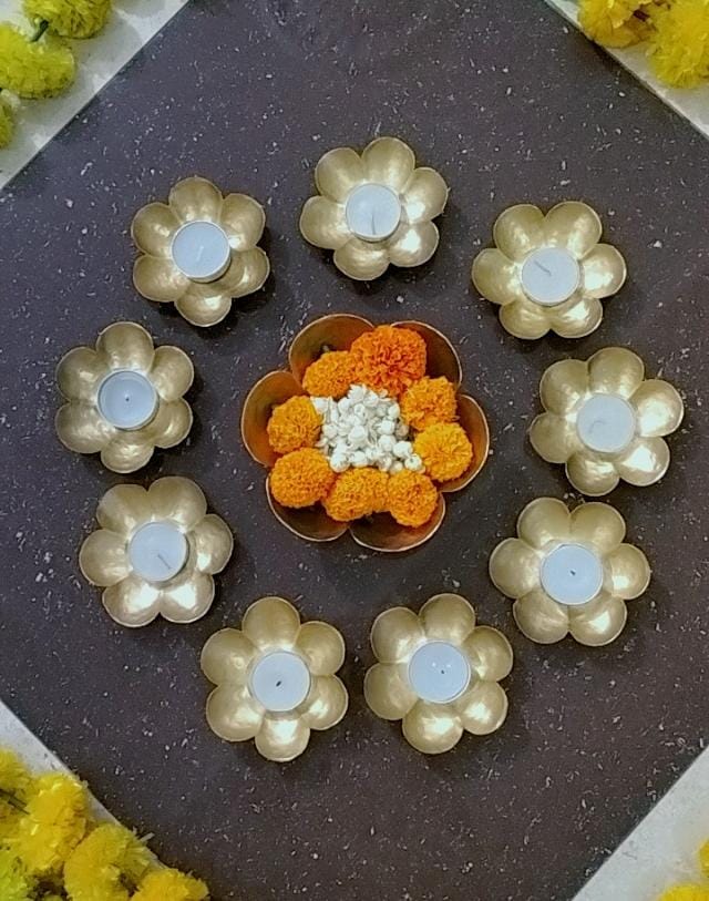 Urli Bowl With Floating Diyas,set of 10 pcs