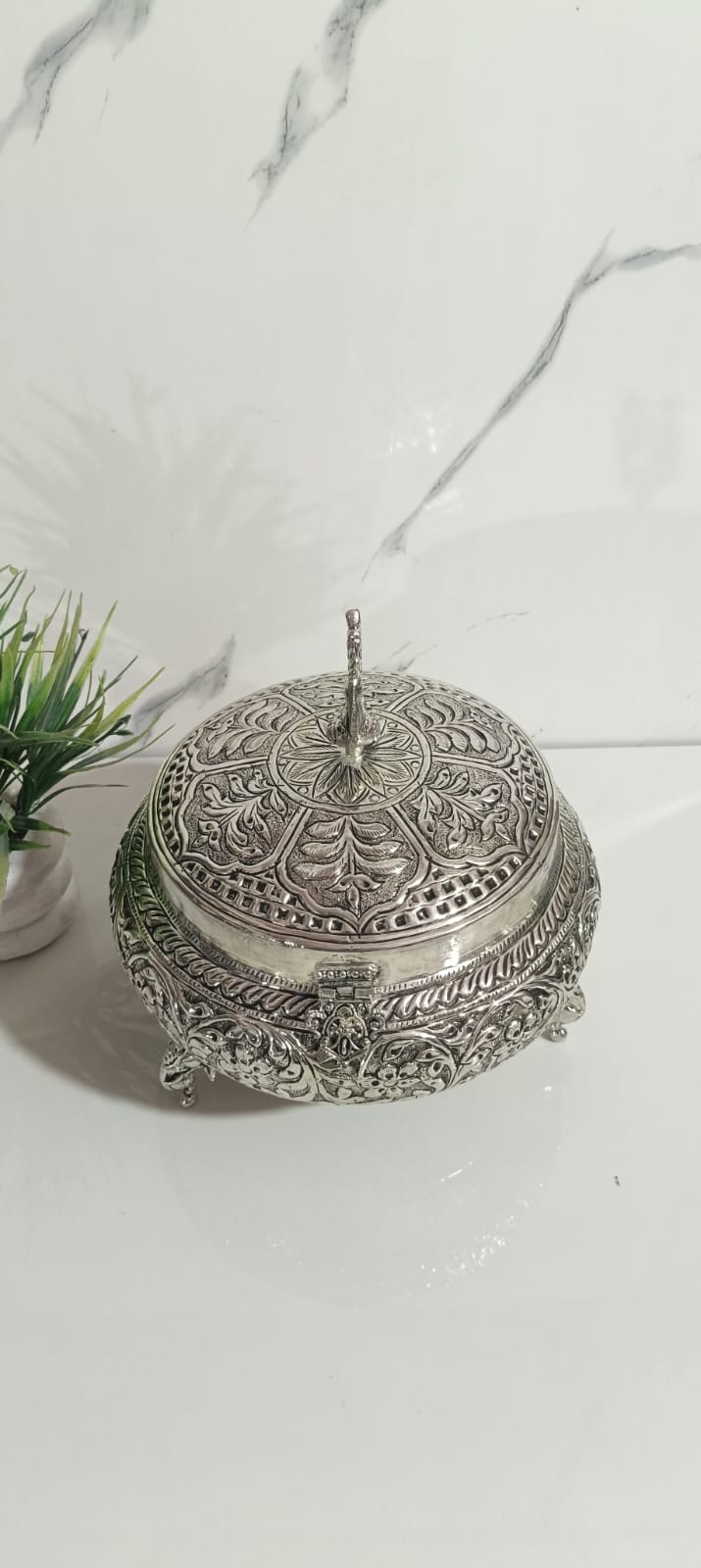 Handmade Antique-Finished Carved Dry Fruit Box