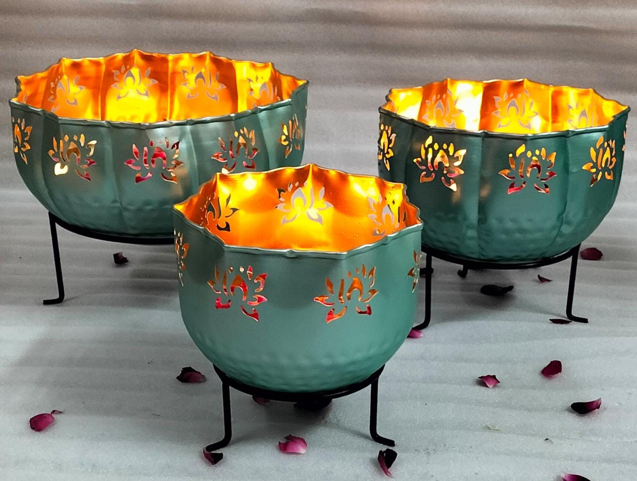 PC Home Decor | Set of 3 White Lotus Metal Urli Set, Green