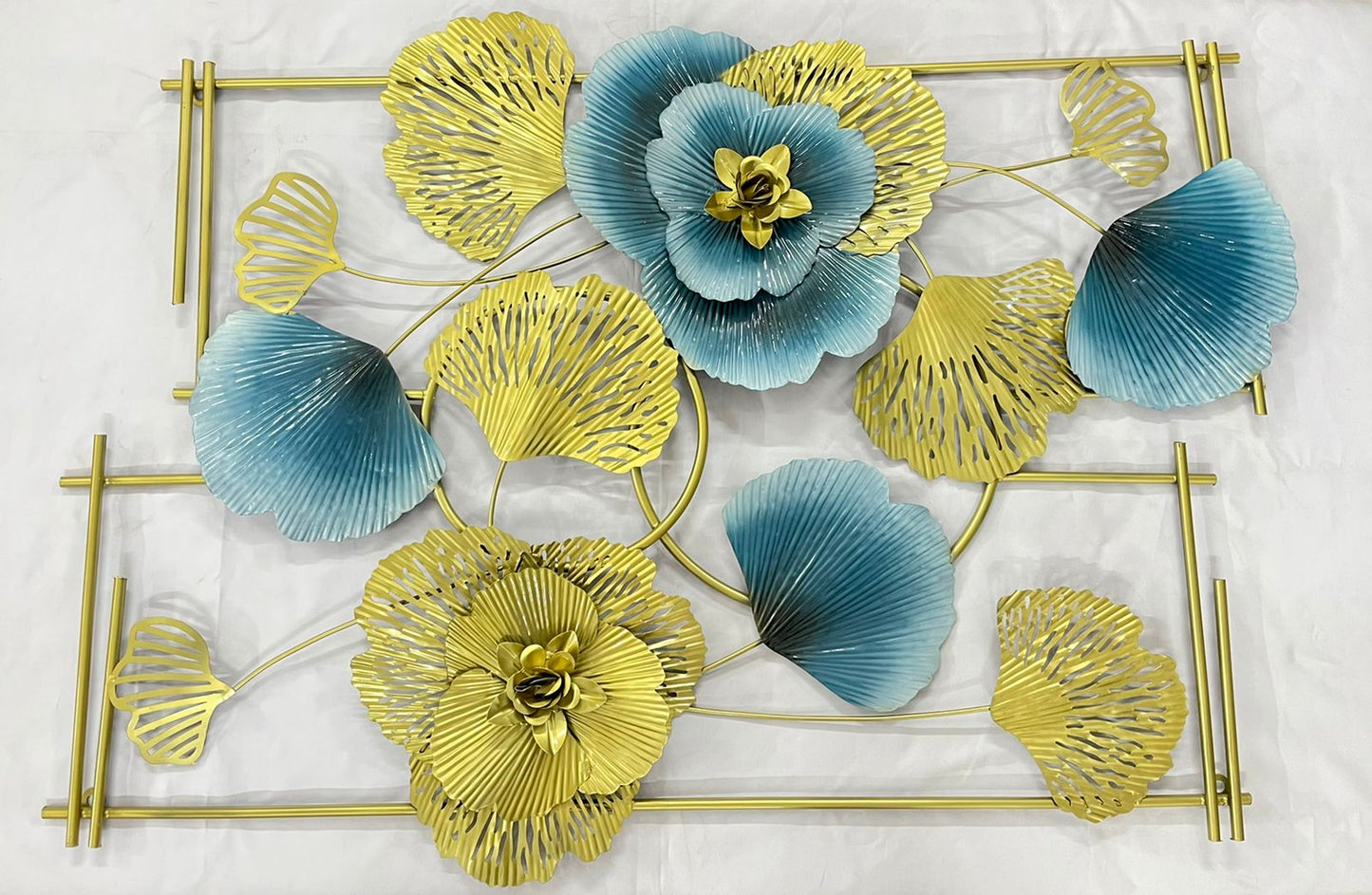 Exclusive Unique Gingko Leaf Metal Wall Hanging Art Decor