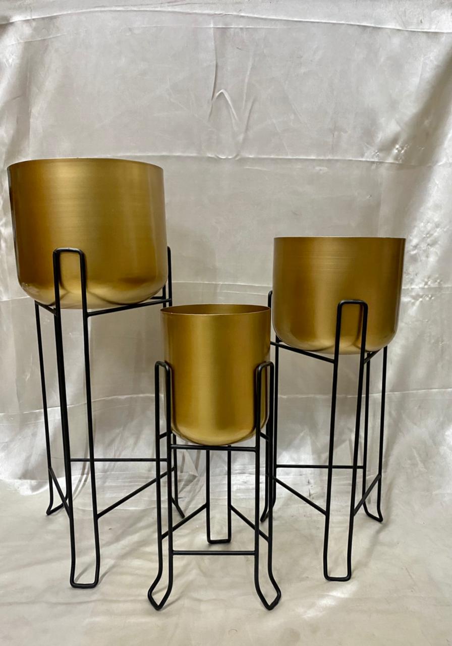 Elegant Electroplated Iron Planter Set, Gold and Black