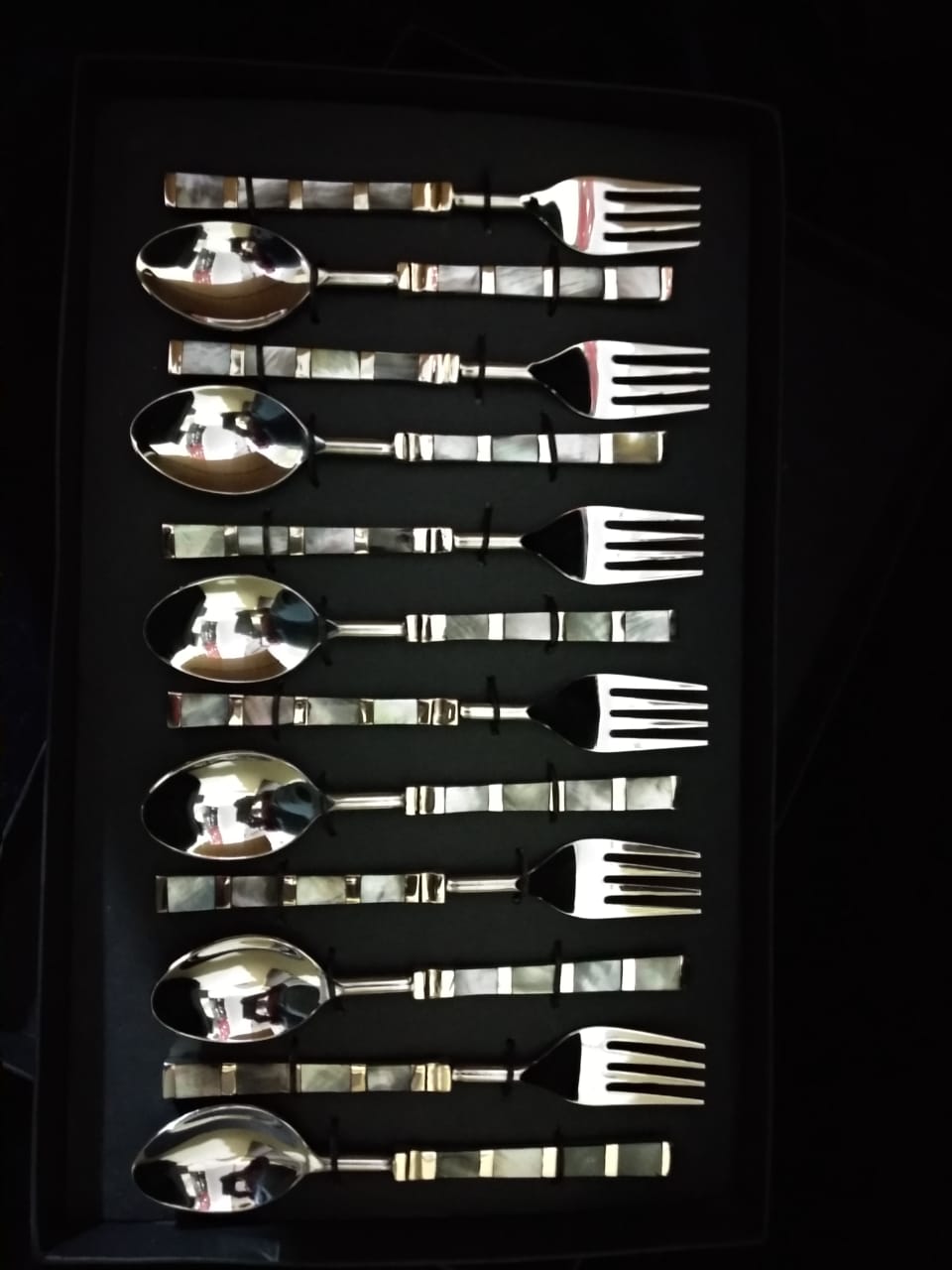 Serve Your Dinner With Black Mother Of Pearl Spoon Set of 18pcs | Elegant Dining Experience with Luxurious Utensils