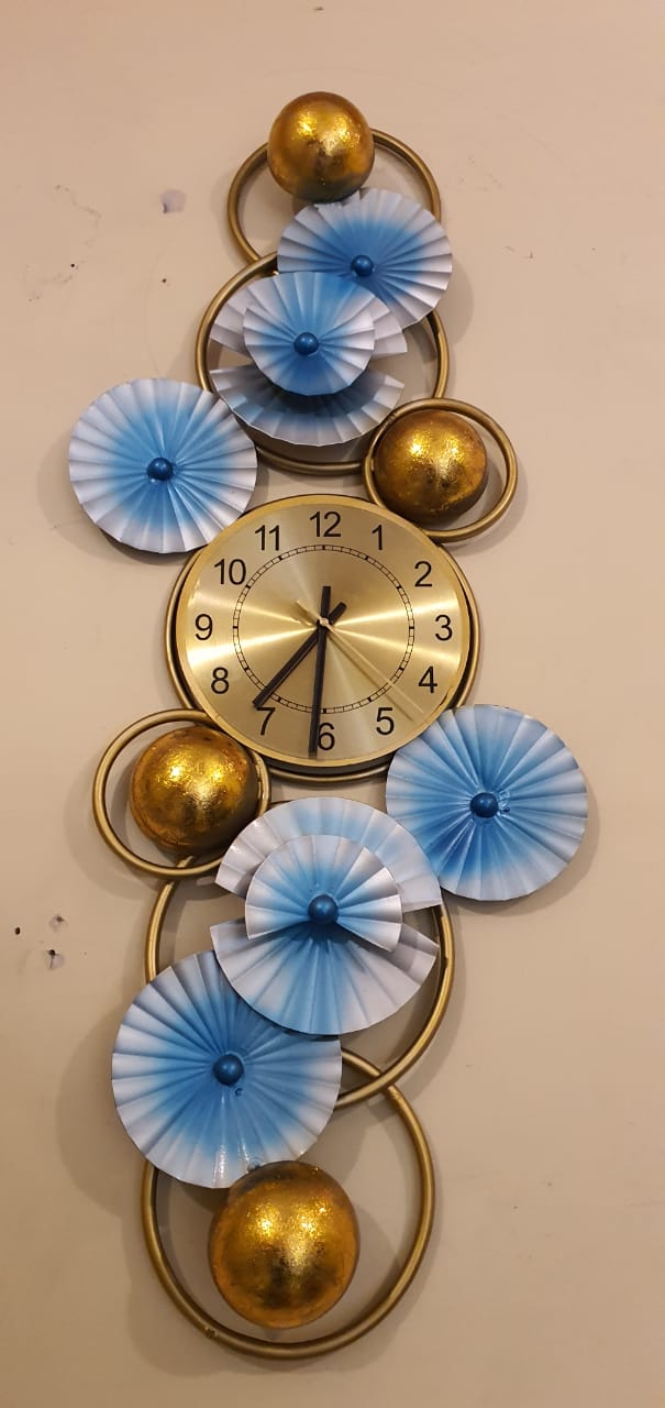 PC Home Decor | Vertical Metal Wall Art with Clock, Gold and Green