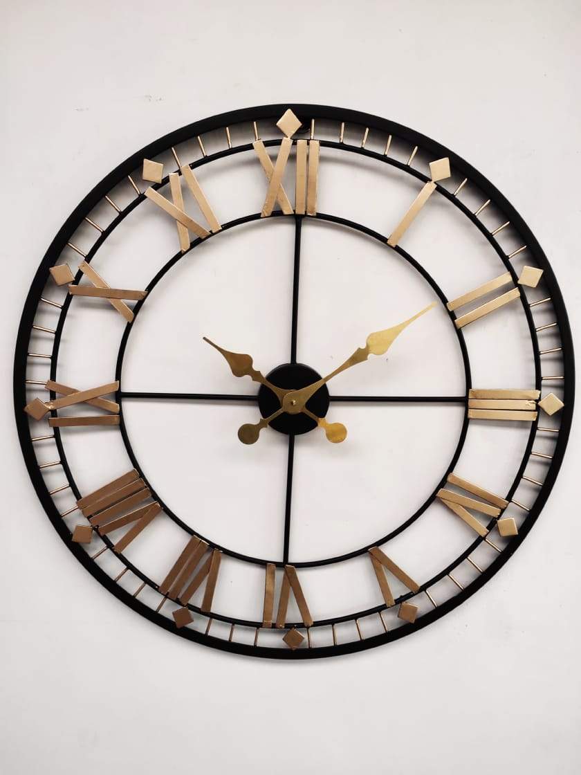 PC Home Decor | Medium Hollow Roman Clock, Black and Gold