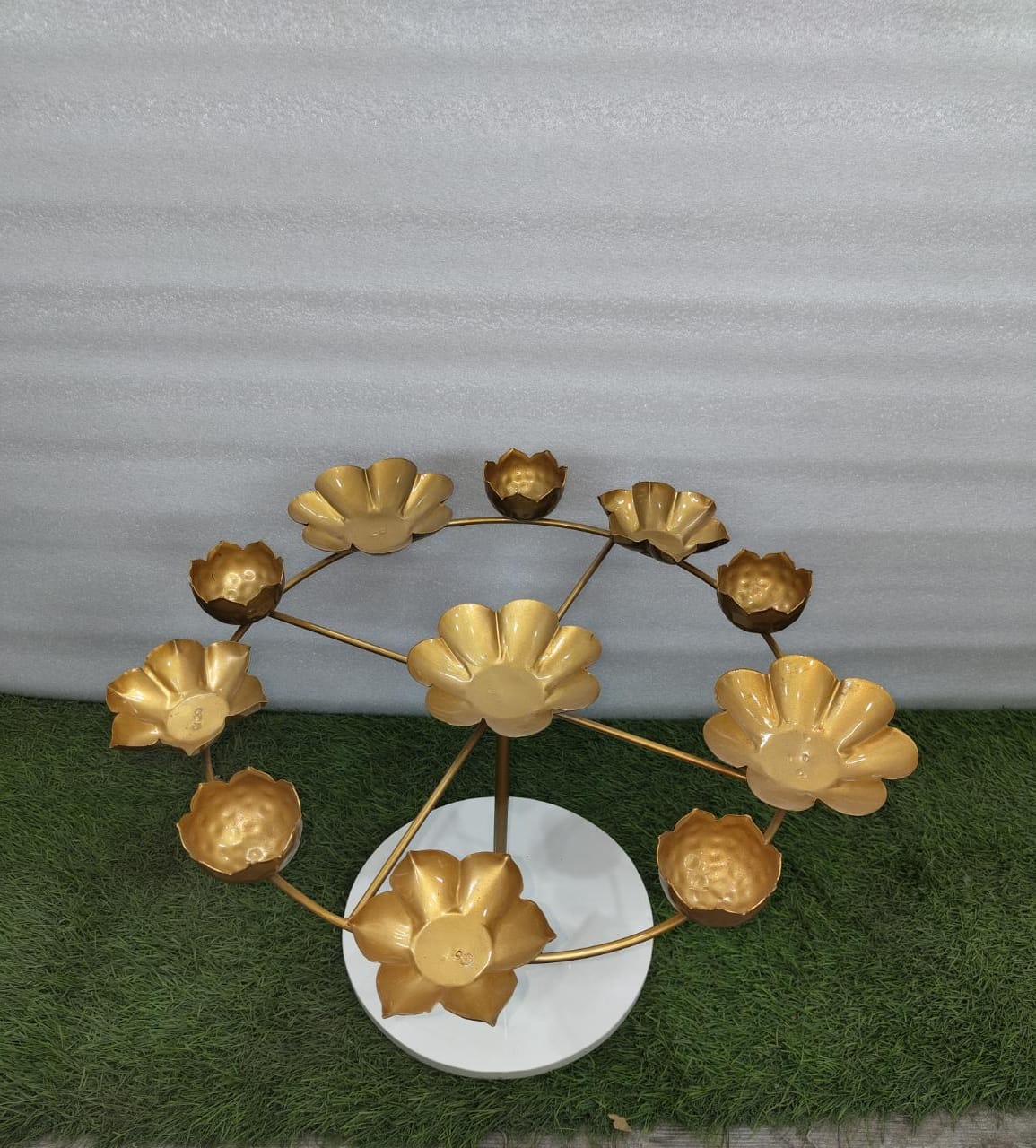 Urli T light Stand