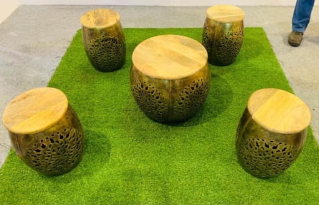 PC Home Decor | Set of 5 Stools with Table, Gold