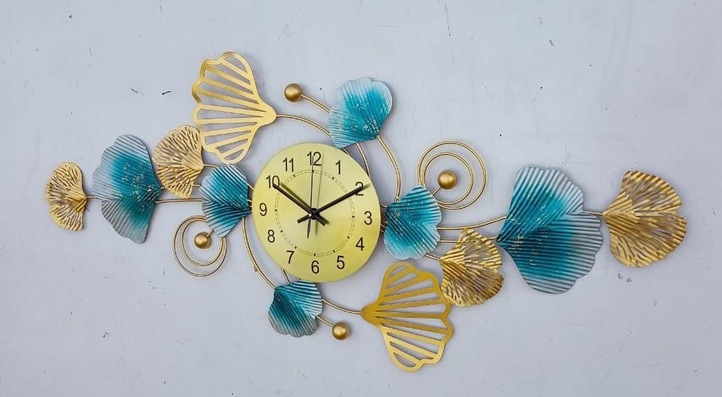 Horizontal Lilly Flower Clock