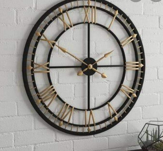 PC Home Decor | Large Hollow Roman Wall Clock, Black and Gold