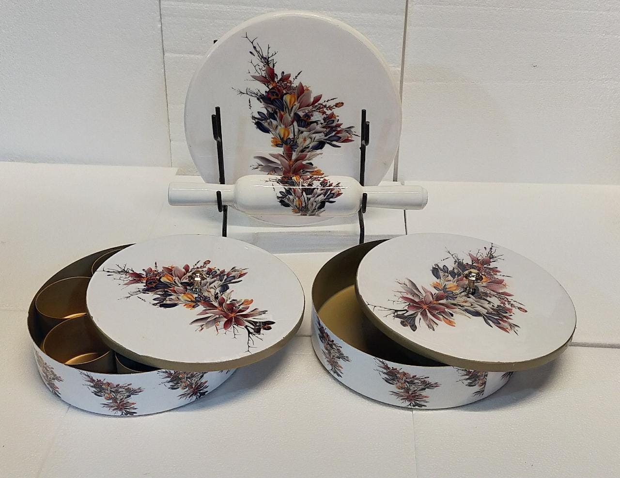Roti Maker Marble with porcelain enamel print finish Set, Red and Pink