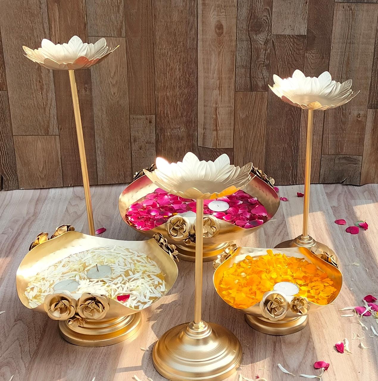 Beautiful Rose Urli Set