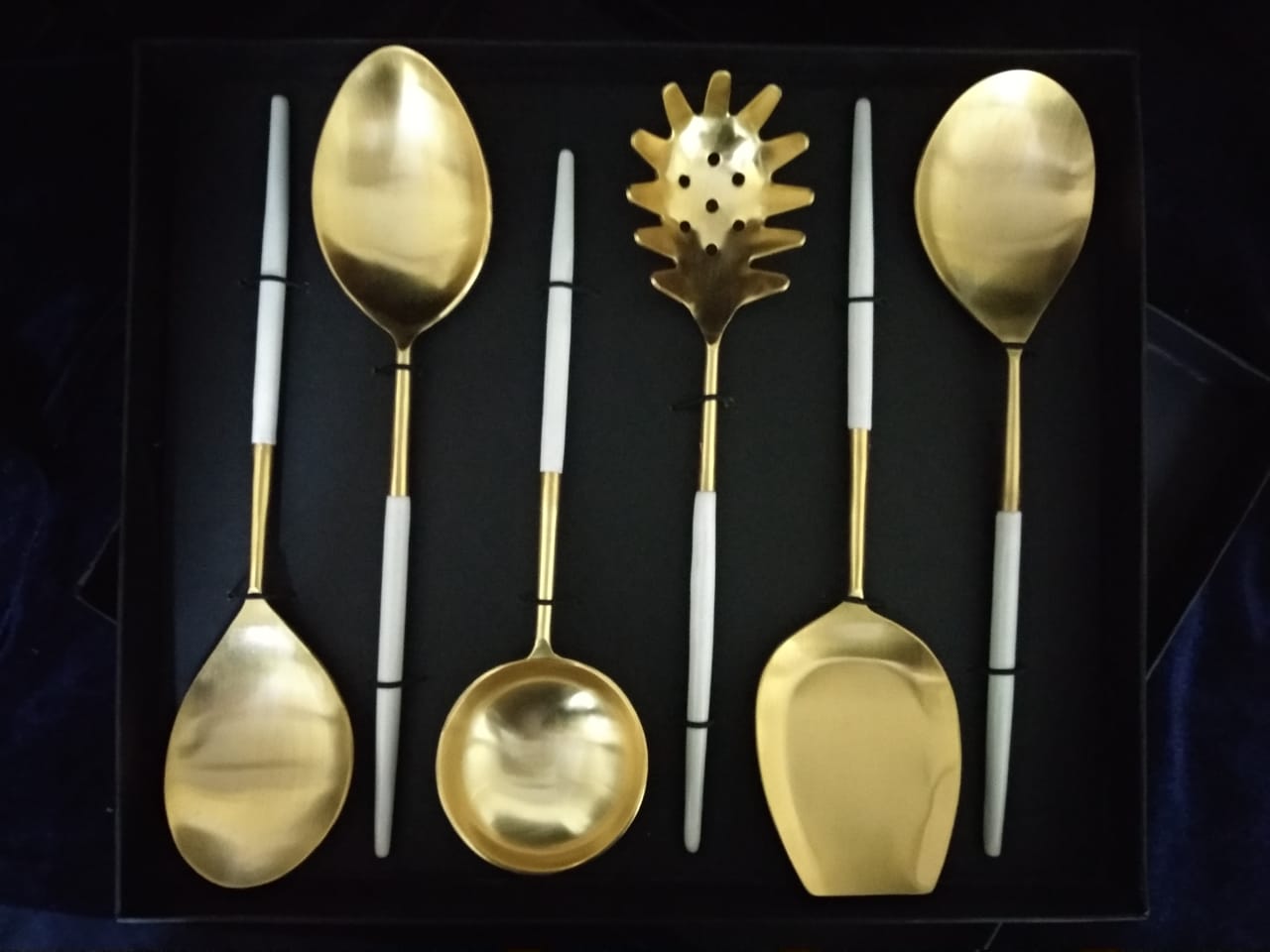 Stainless steel Antique Serving Spoons With White Color Handle Set