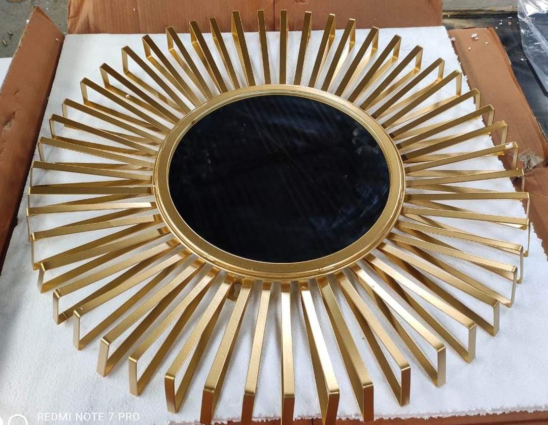 PC Home Decor | Medium Circular Sunbeam Mirror, Gold