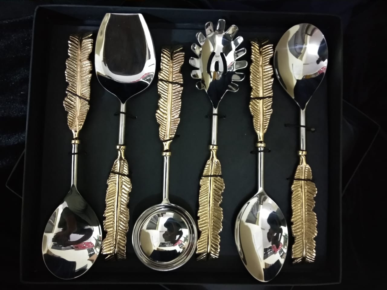 Feather Design Stainless Steel Spoon Set- Stylish Utensils for Every Meal