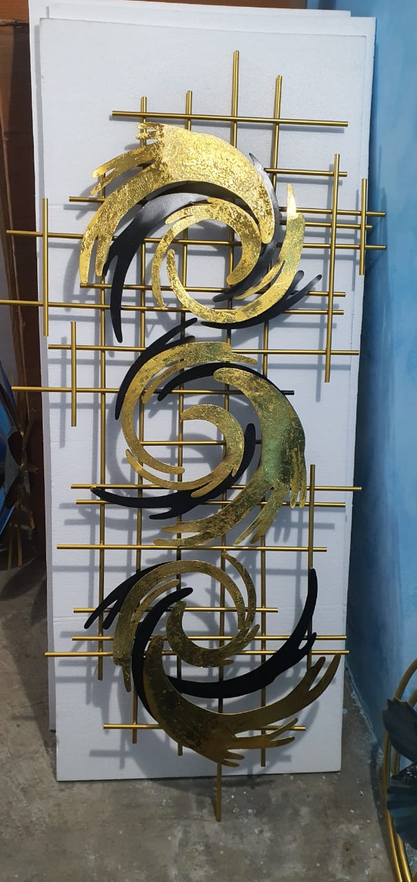 Black And Golden Metal Wall Art | Circular Shape