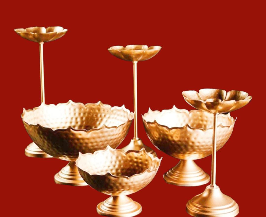 Decor Diwali Festival With Taj Urli Bowl with Lotus Stand ,Gold (set of 6pcs)