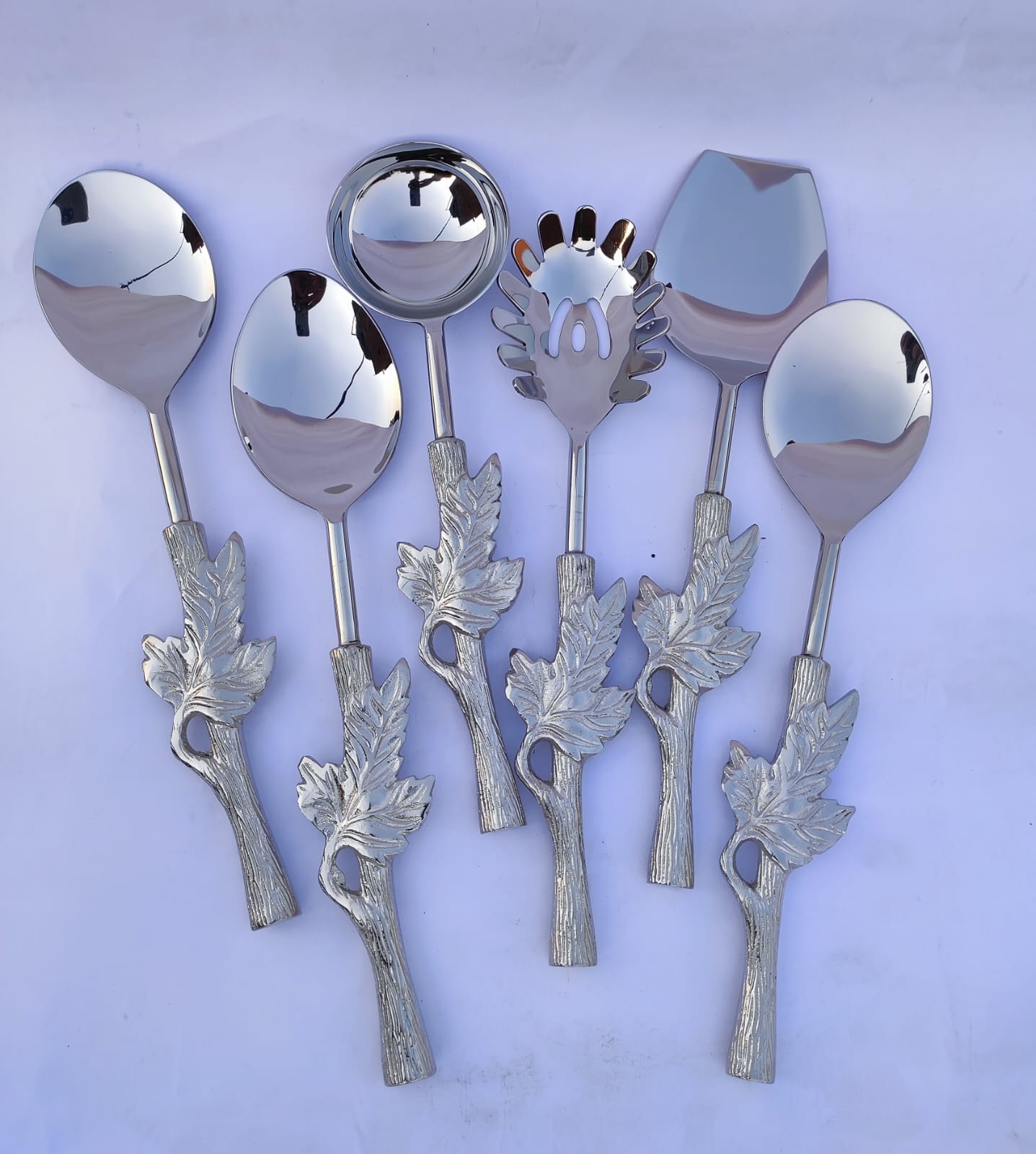 The One With Leaf Design
Serving Spoons Set Of 6 pcs With Gift Box