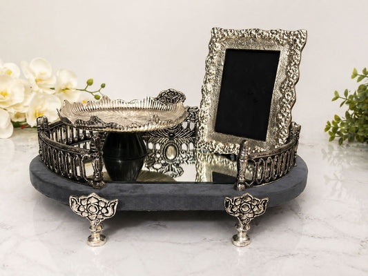 Elegant Singhasan tray set with resin urli & photo frame-perfect for wedding, festive & corporate gifting.
