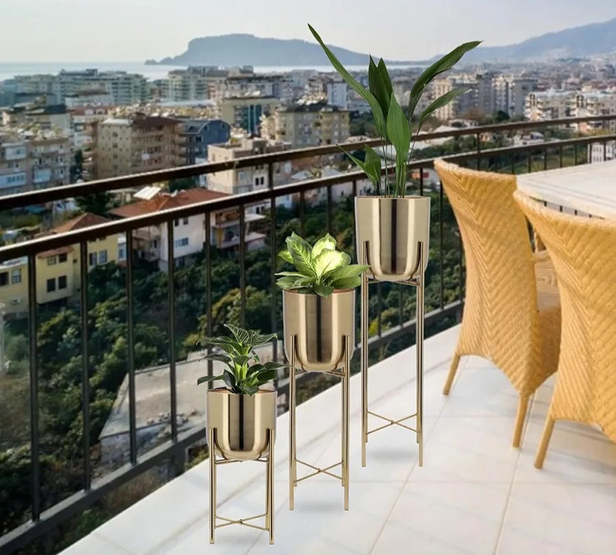Spun Metal Standing Planter Glossy Golden Planter With Stand (Set of 3pcs)