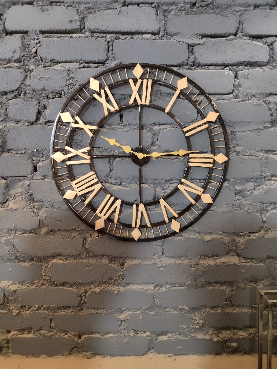 Roman Wall Clock 18"