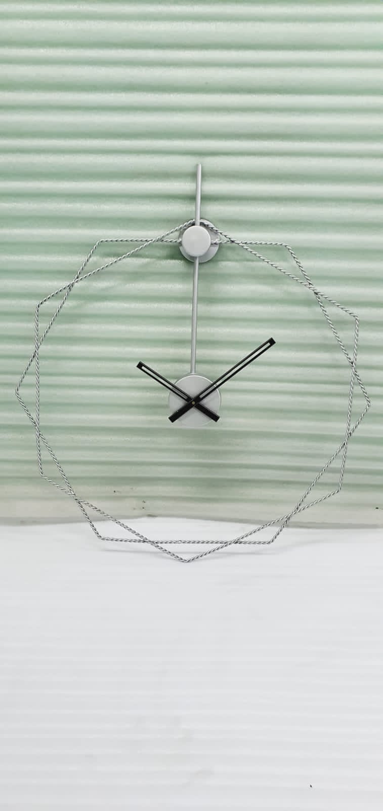 PC Home Decor | Wire Wall Clock, Silver