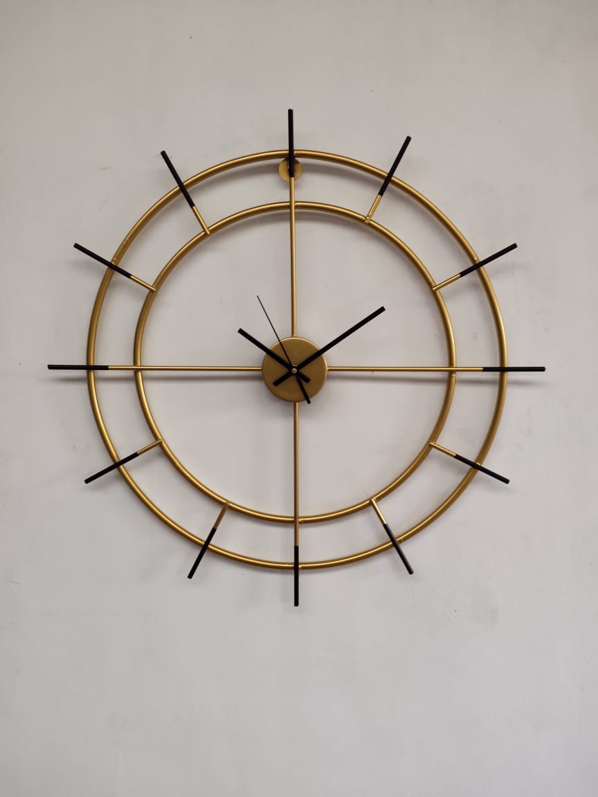PC Home Decor | Medium Hollow Salai wall Clock, Gold and Black