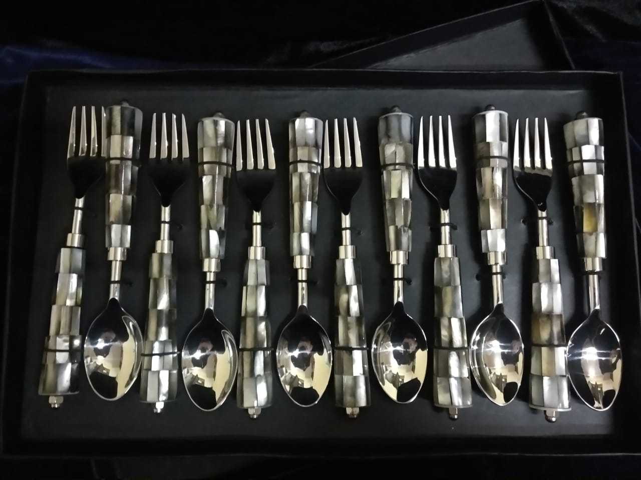 Exclusive Mother Of Pearl  Dinner Spoons Set