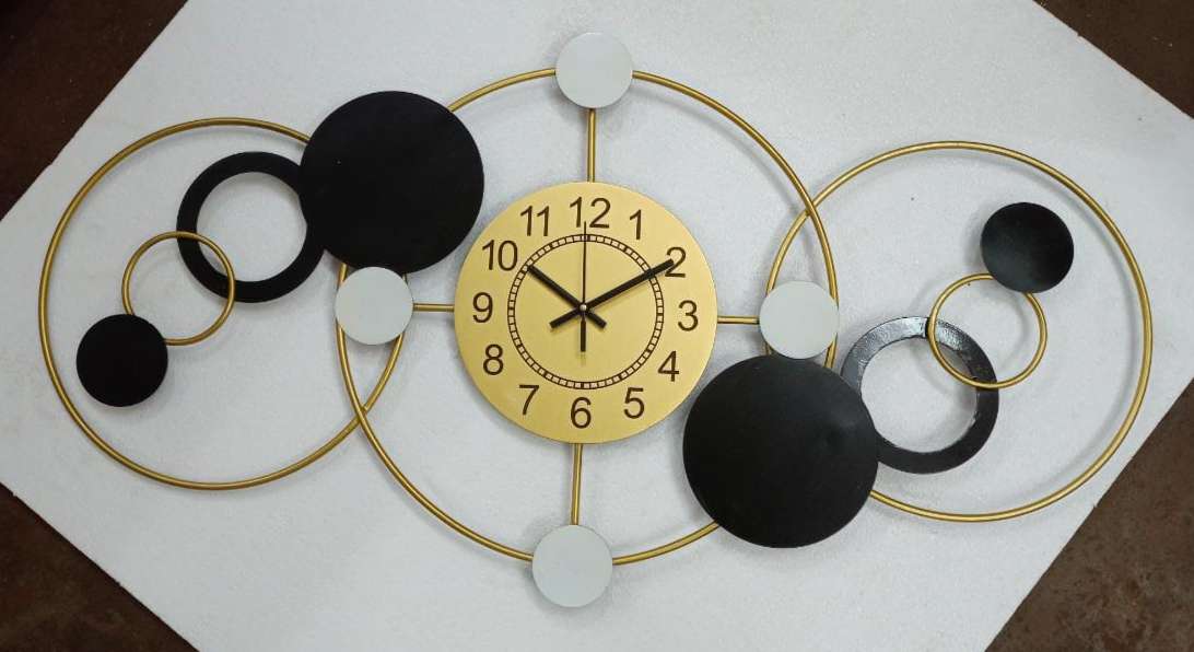 PC Home Decor | Planets Ring Wall D??cor with Clock, Black and Gold