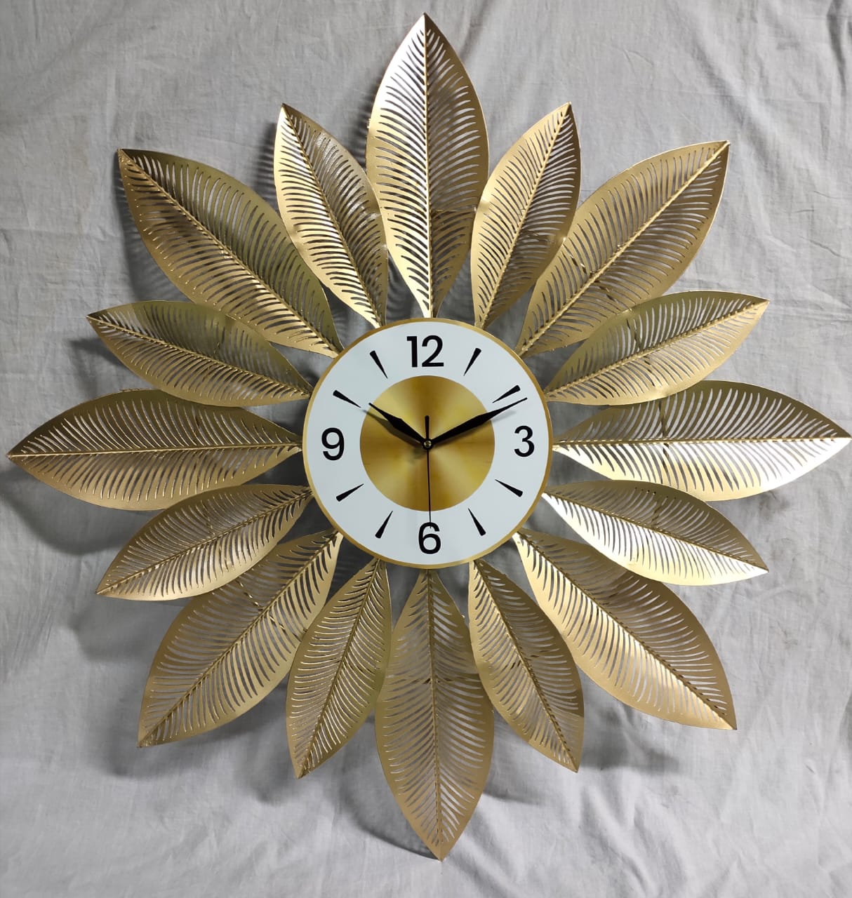 PC Home Decor | Large Leaf Wall Clock, Light Gold