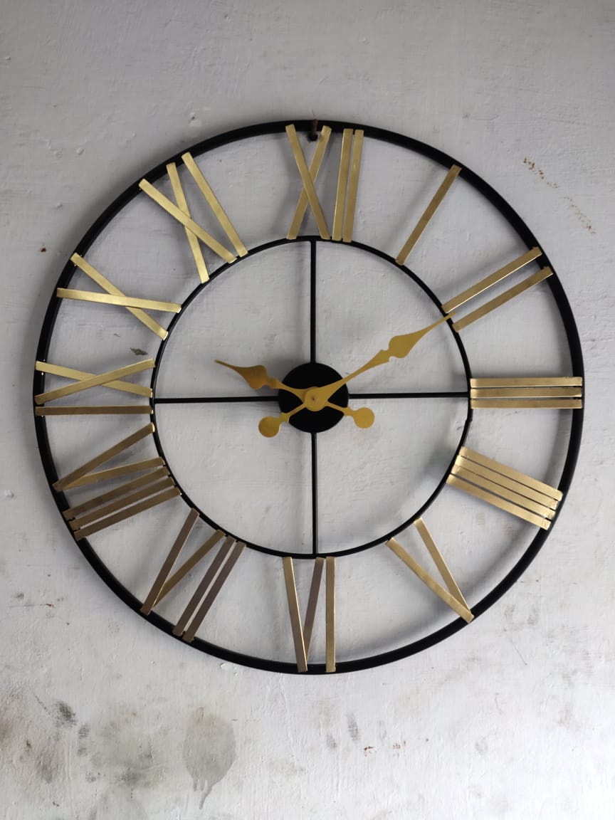 PC Home Decor | Large Hollow Roman Wall Clock, Black and Gold