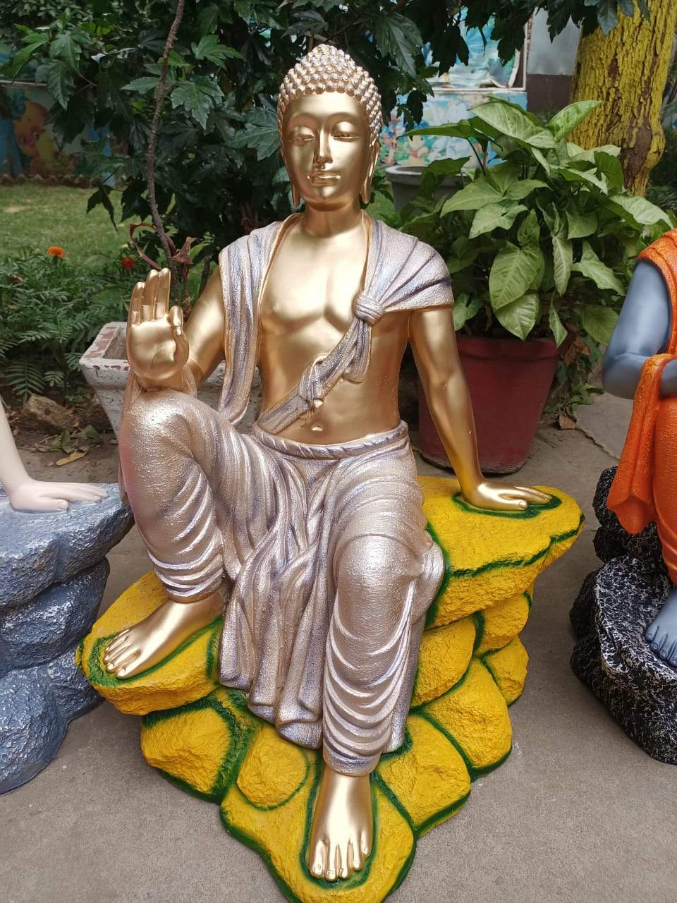PC Home Decor | Polyresin Buddha Statue, Gold and Yellow