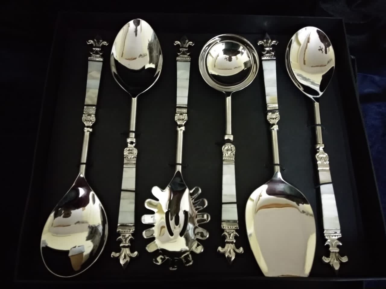 Mother Of Pearl Spoon Set With Flower Design (Serving Spoon 6pcs + Dinner Spoons 12 pcs )